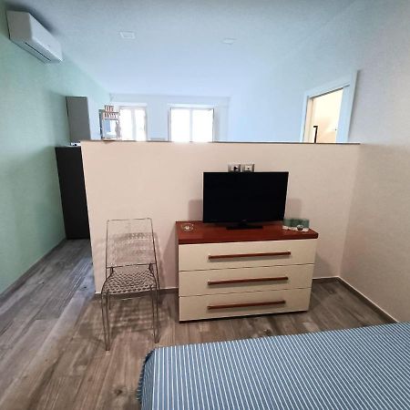 Bilocale Fronte Mare Apartment Giardini Naxos Bagian luar foto