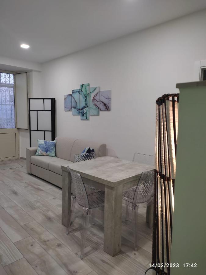 Bilocale Fronte Mare Apartment Giardini Naxos Bagian luar foto